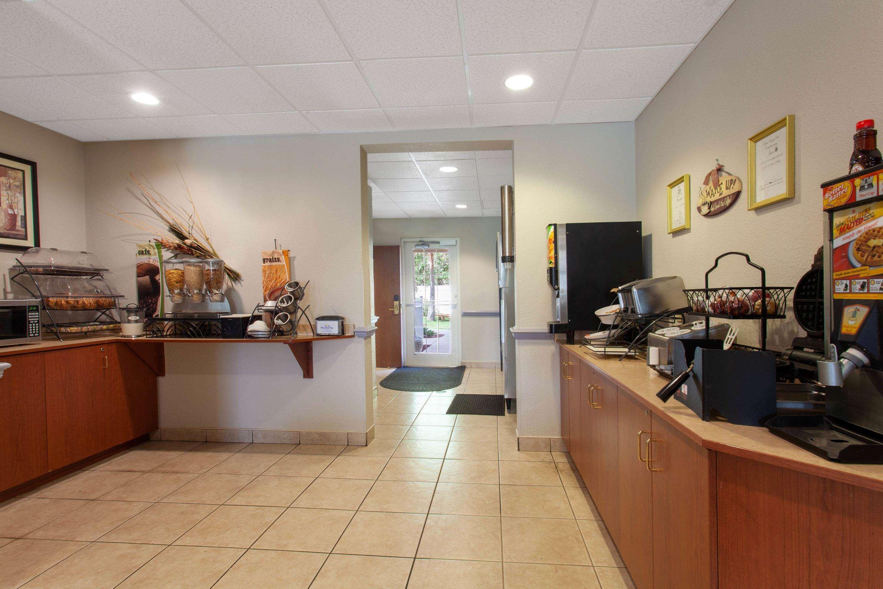 Microtel Inn And Suites By Wyndham - Lady Lake/ The Villages Εξωτερικό φωτογραφία